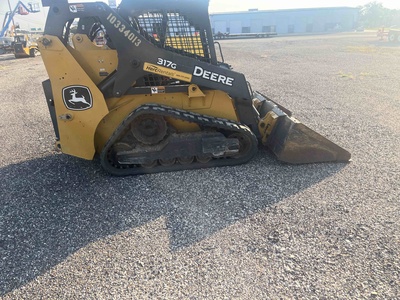 Gallery Thumbnail - Subcategory - 2,000+ Lb Compact Track Loaders | image 4