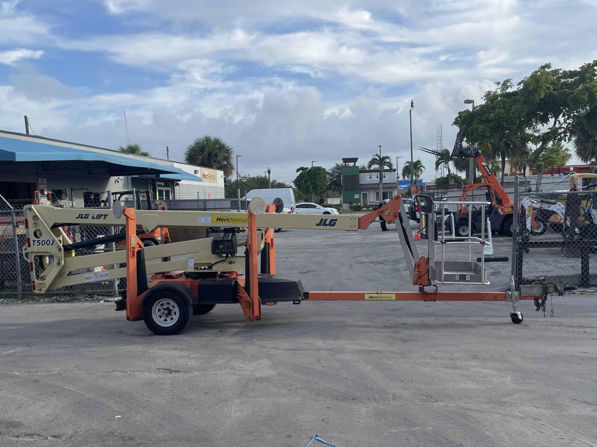 Subcategory - Towable Booms | image 1