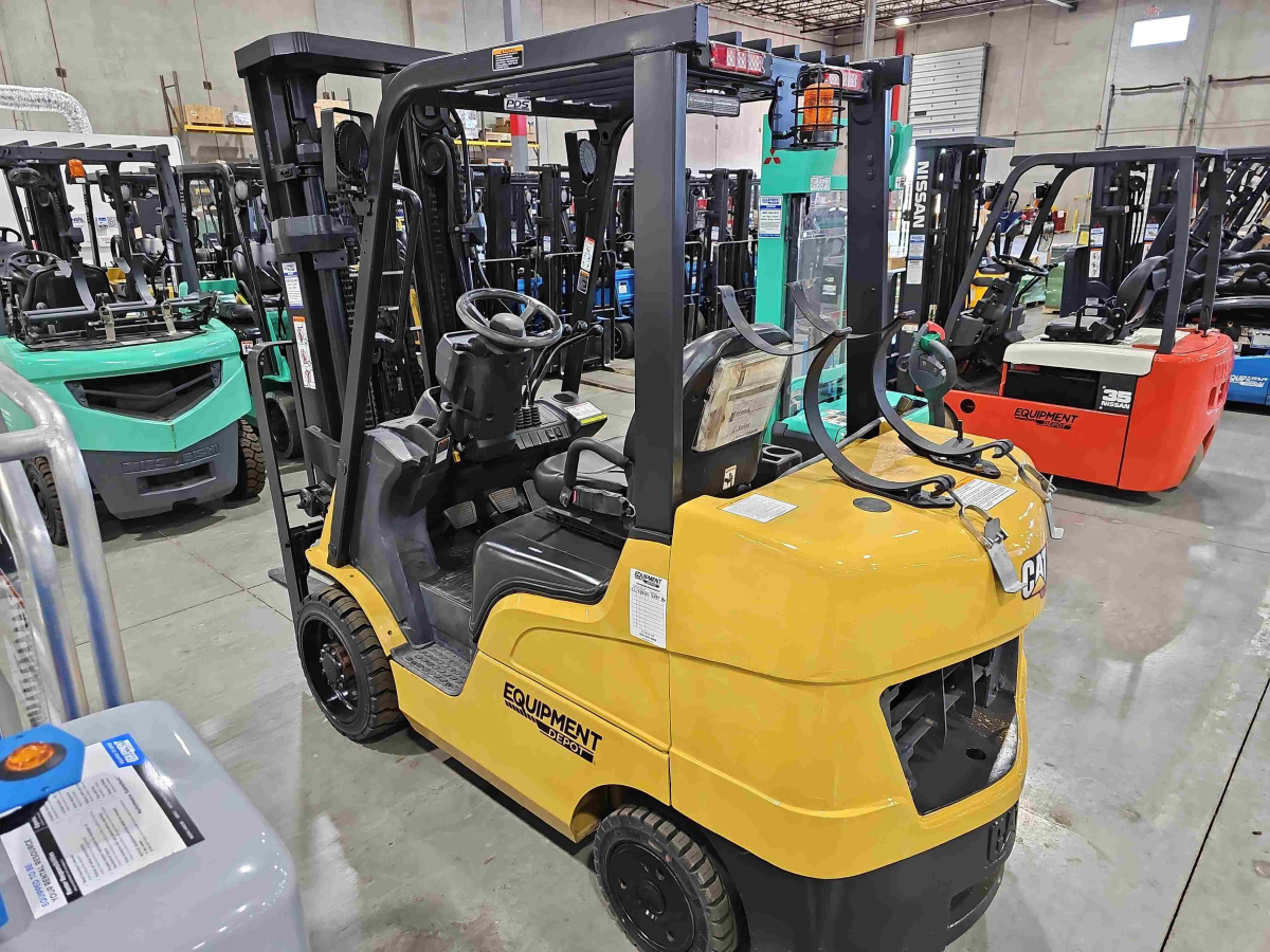 Subcategory - 0-19,999 Lb Cushion Tire Forklift Trucks | image 1