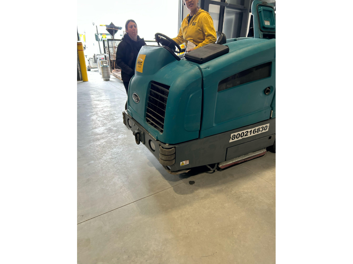 Subcategory - Ride-On Sweepers And Brooms | image 1