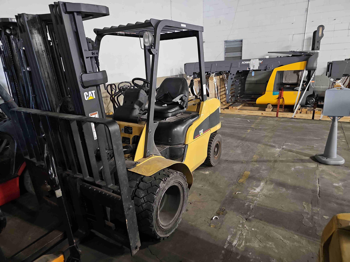 Subcategory - 0-19,999 Lb Pneumatic Tire Forklift Trucks | image 2
