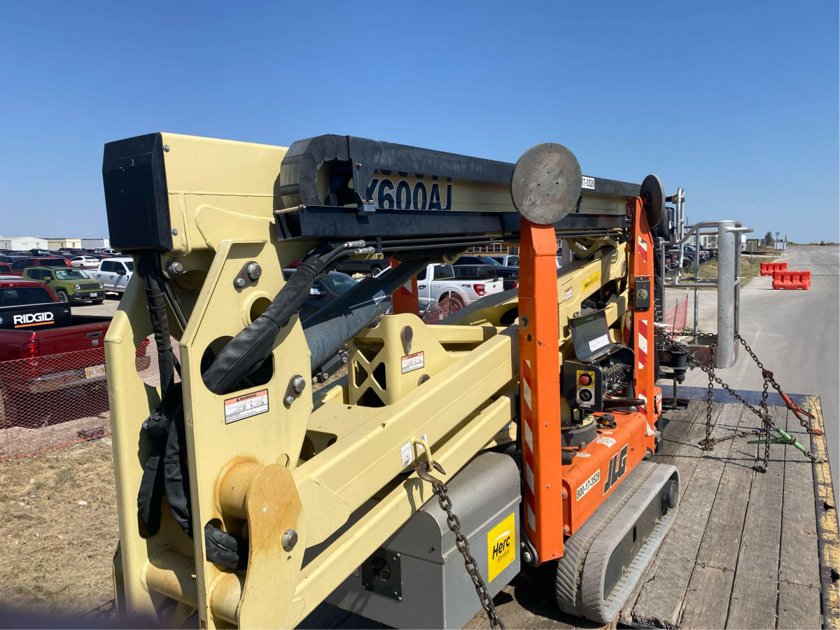 Subcategory - Track-Driven Articulating Booms | image 1