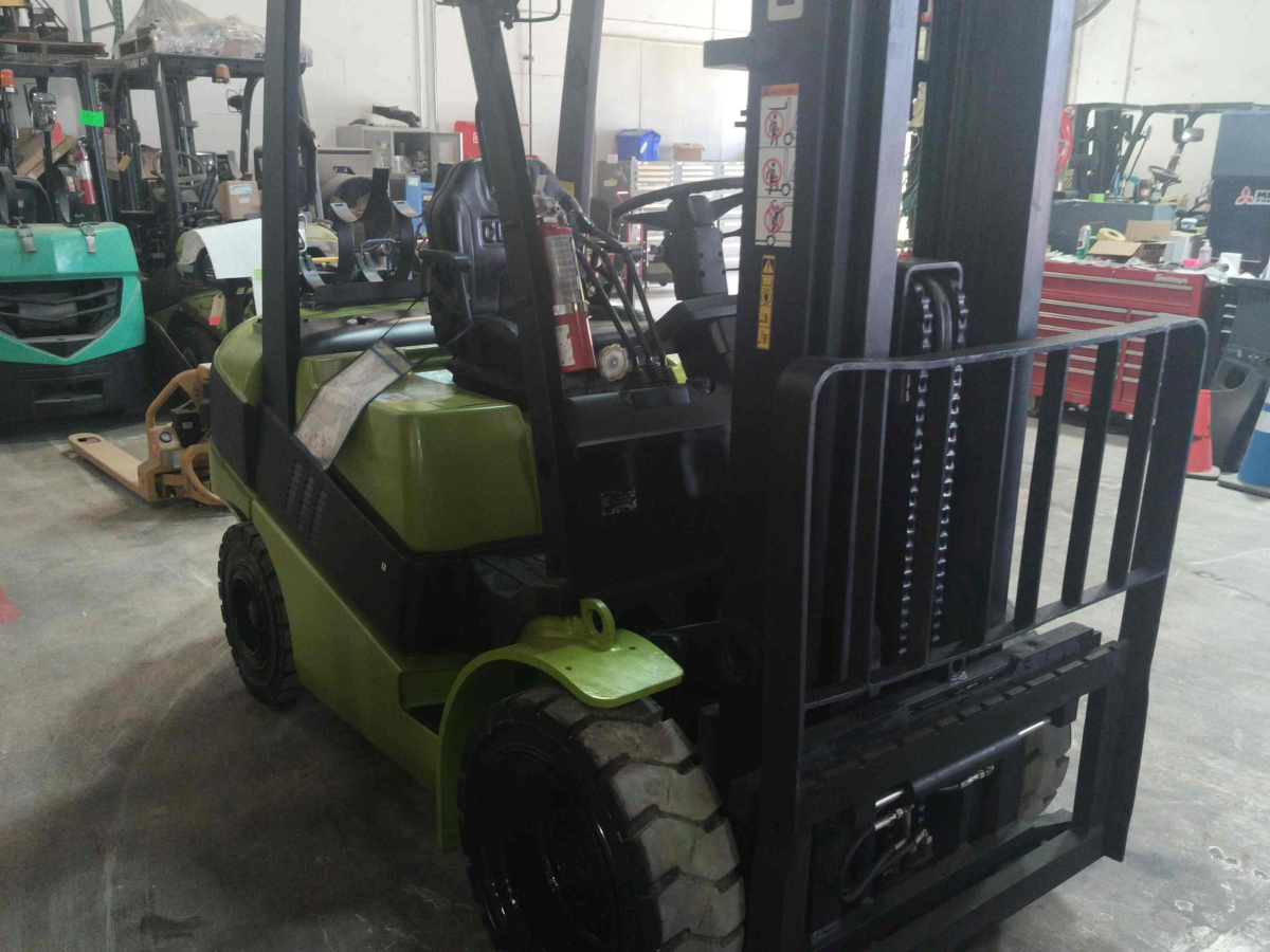 Subcategory - 0-19,999 Lb Pneumatic Tire Forklift Trucks | image 3