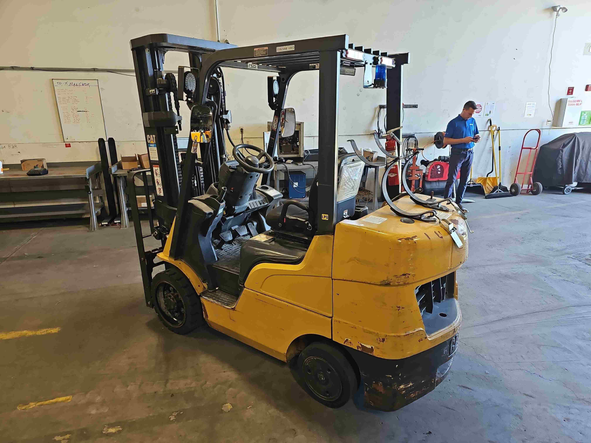 Subcategory - 0-19,999 Lb Cushion Tire Forklift Trucks | image 3