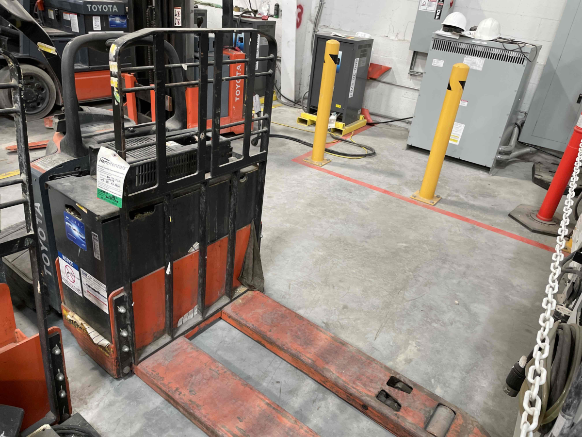 Subcategory - Pallet Trucks | image 0