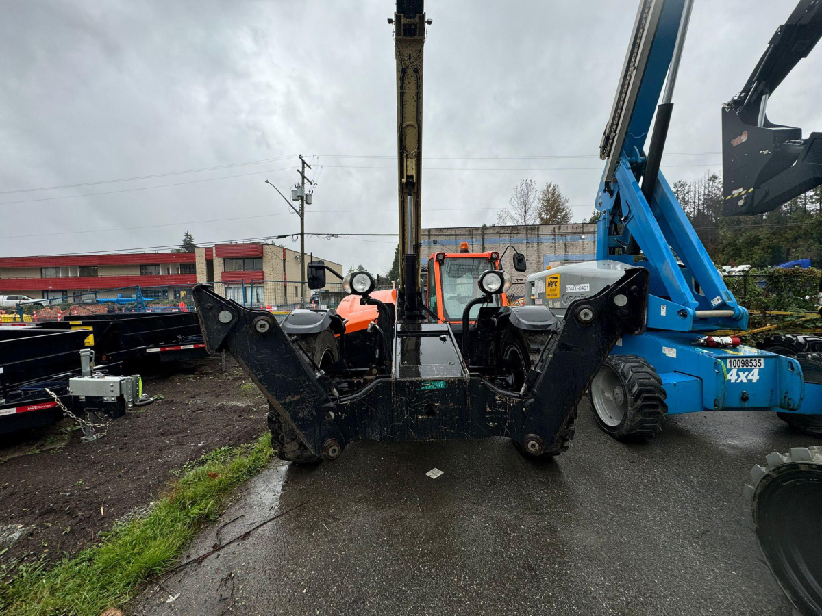 Subcategory - 11,000+ Lb Telehandlers | image 13