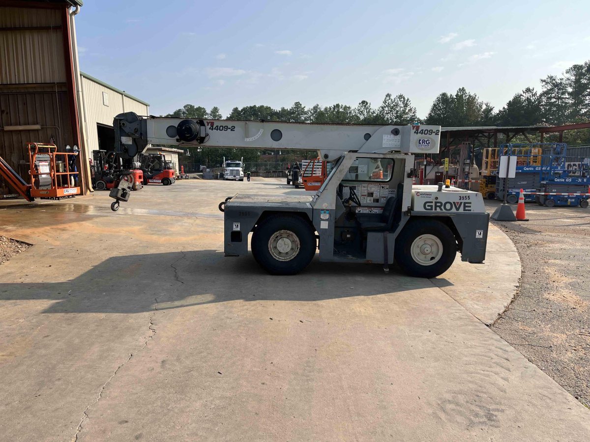 Subcategory - Carry Deck Cranes | image 0