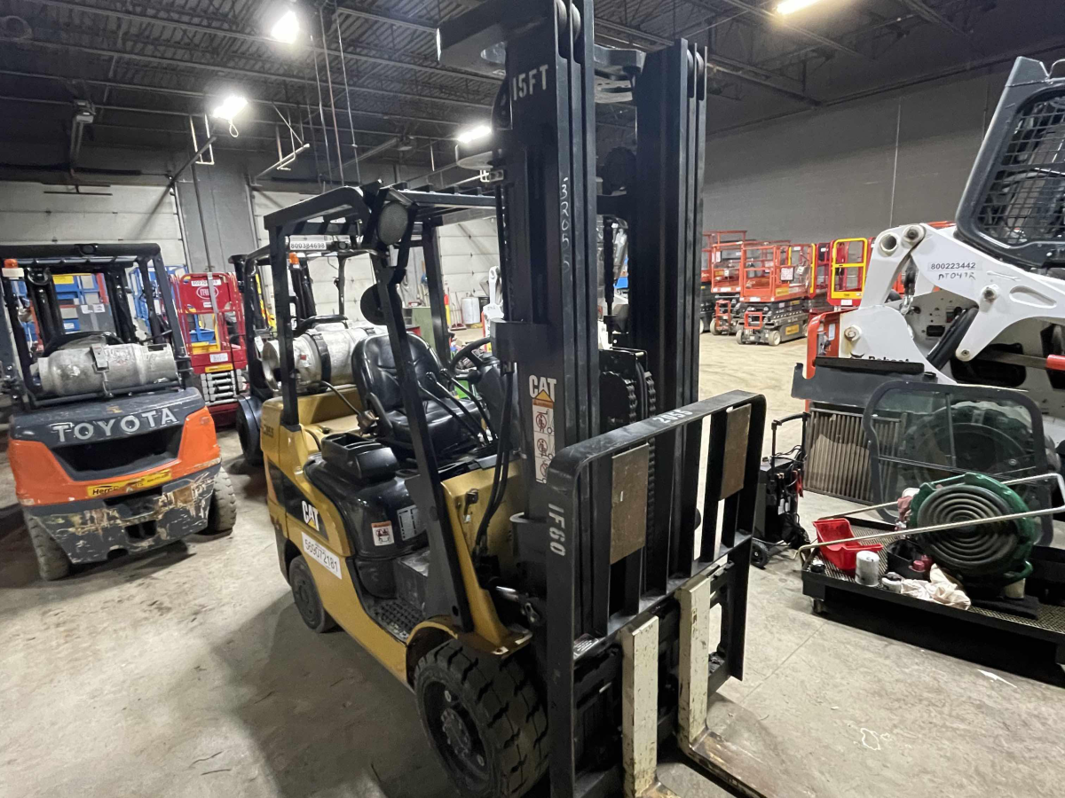 Subcategory - 0-19,999 Lb Cushion Tire Forklift Trucks | image 1