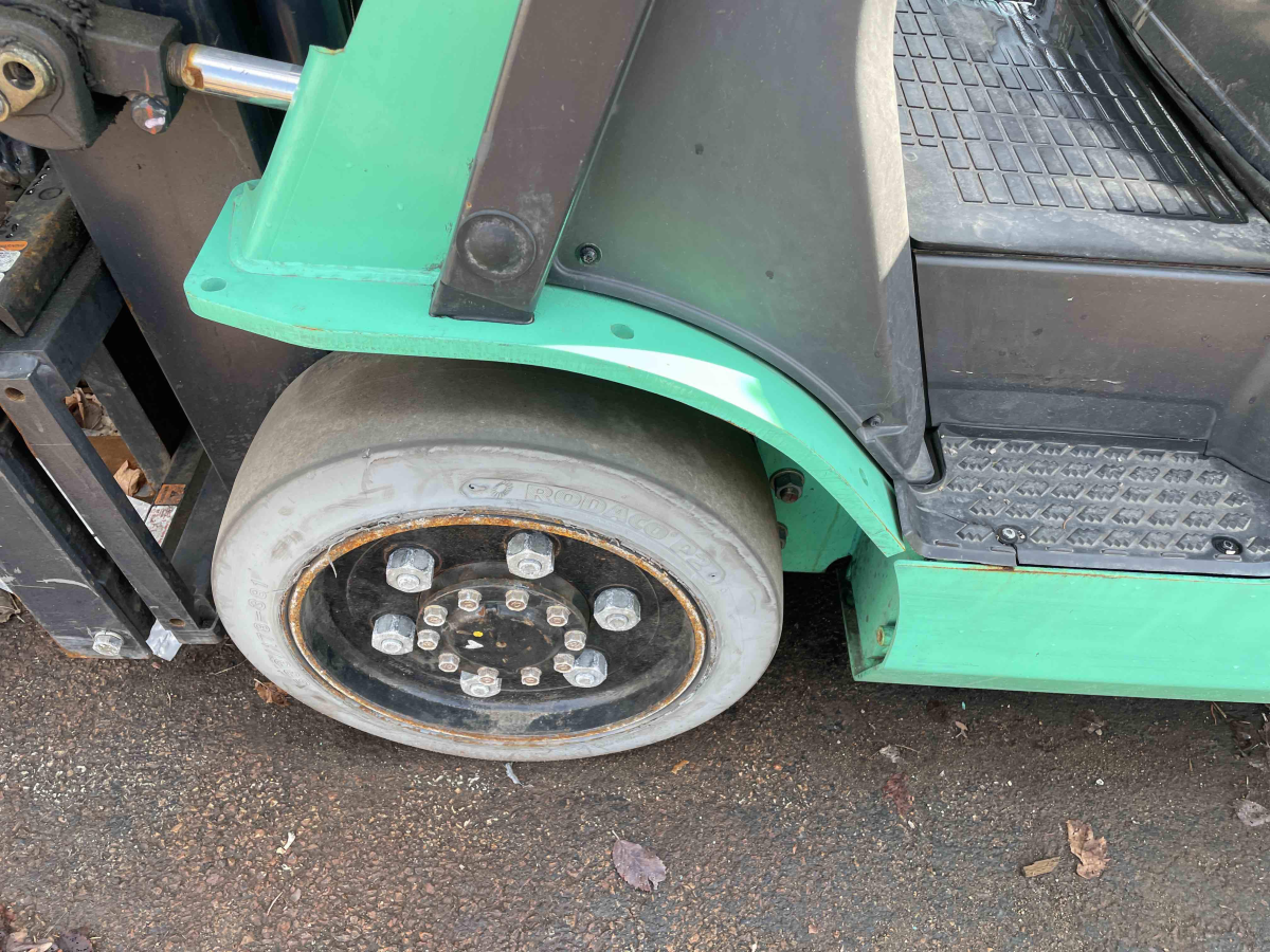 Subcategory - 0-19,999 Lb Cushion Tire Forklift Trucks | image 3