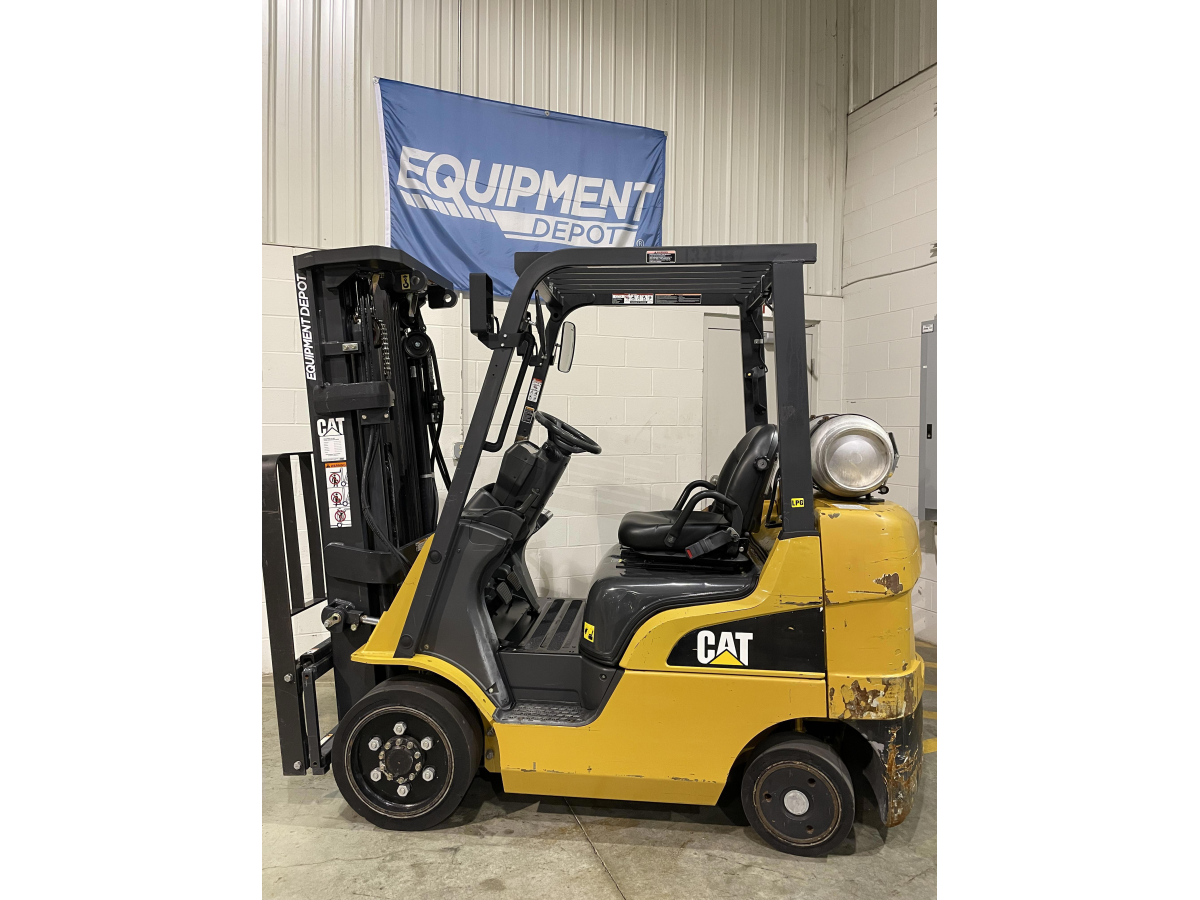 Subcategory - 0-19,999 Lb Cushion Tire Forklift Trucks | image 0