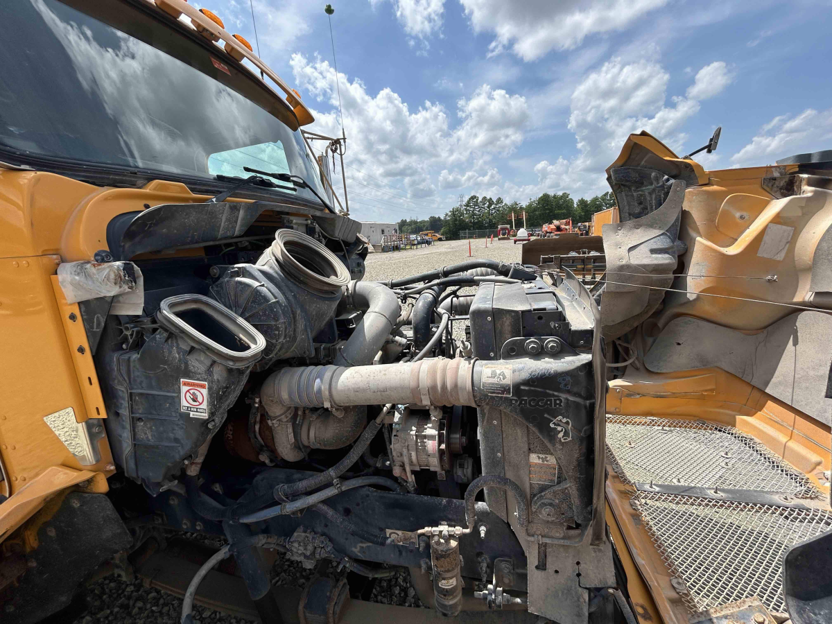 Detail Photo - 2010 Kenworth T300 | image 17