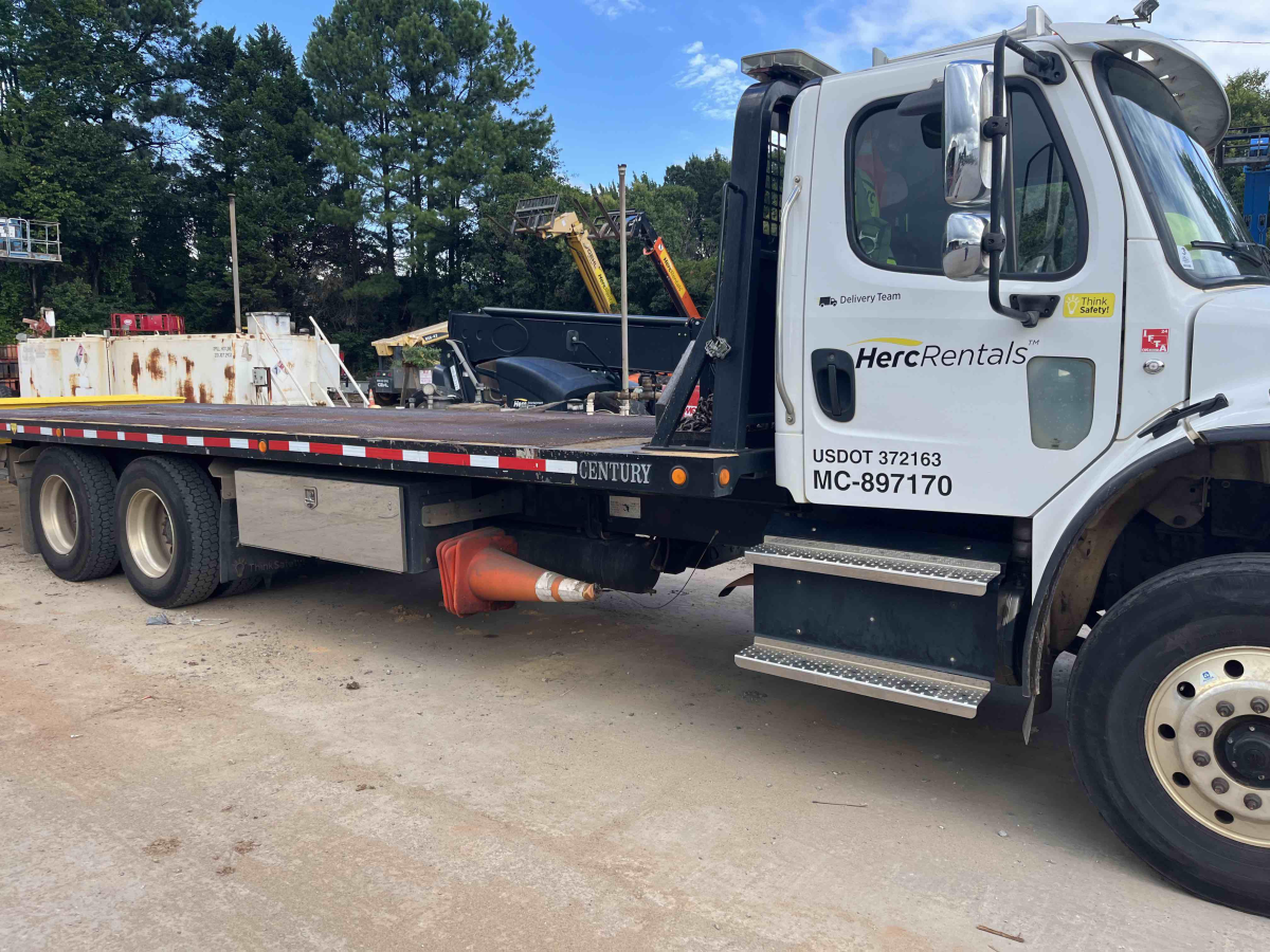 Detail Photo - 2018 Freightliner M2106 | image 2