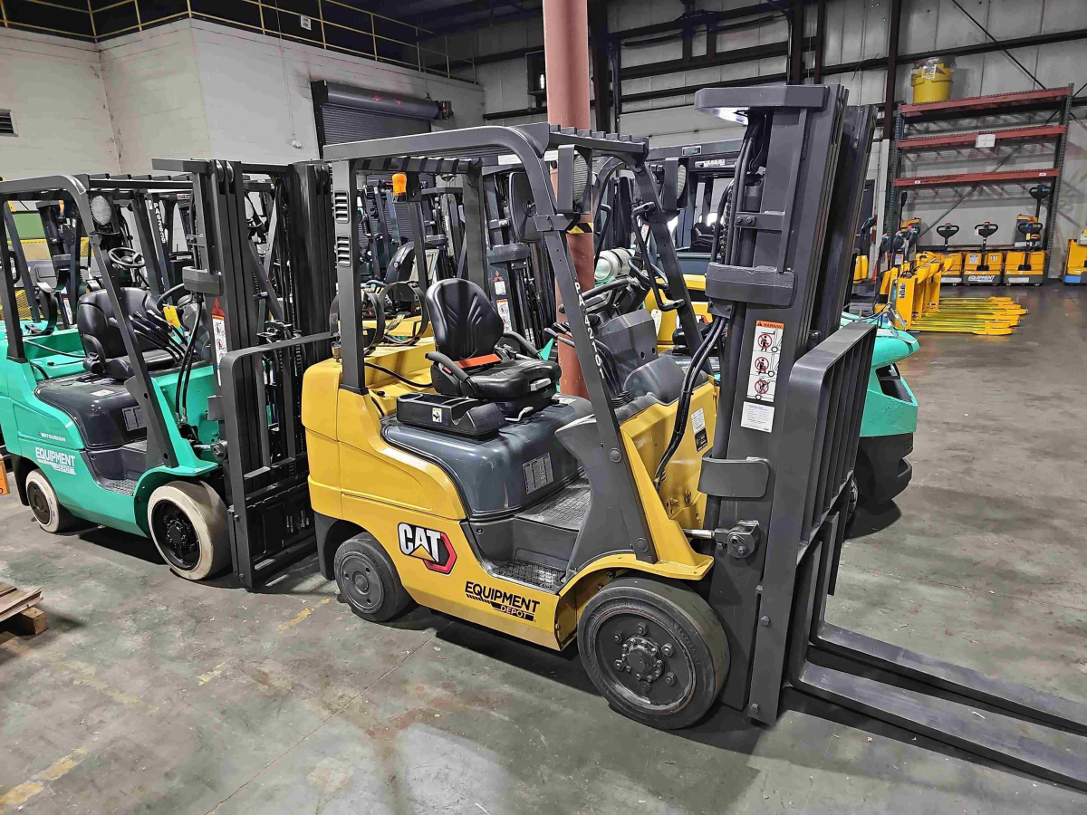 Subcategory - 0-19,999 Lb Cushion Tire Forklift Trucks | image 0