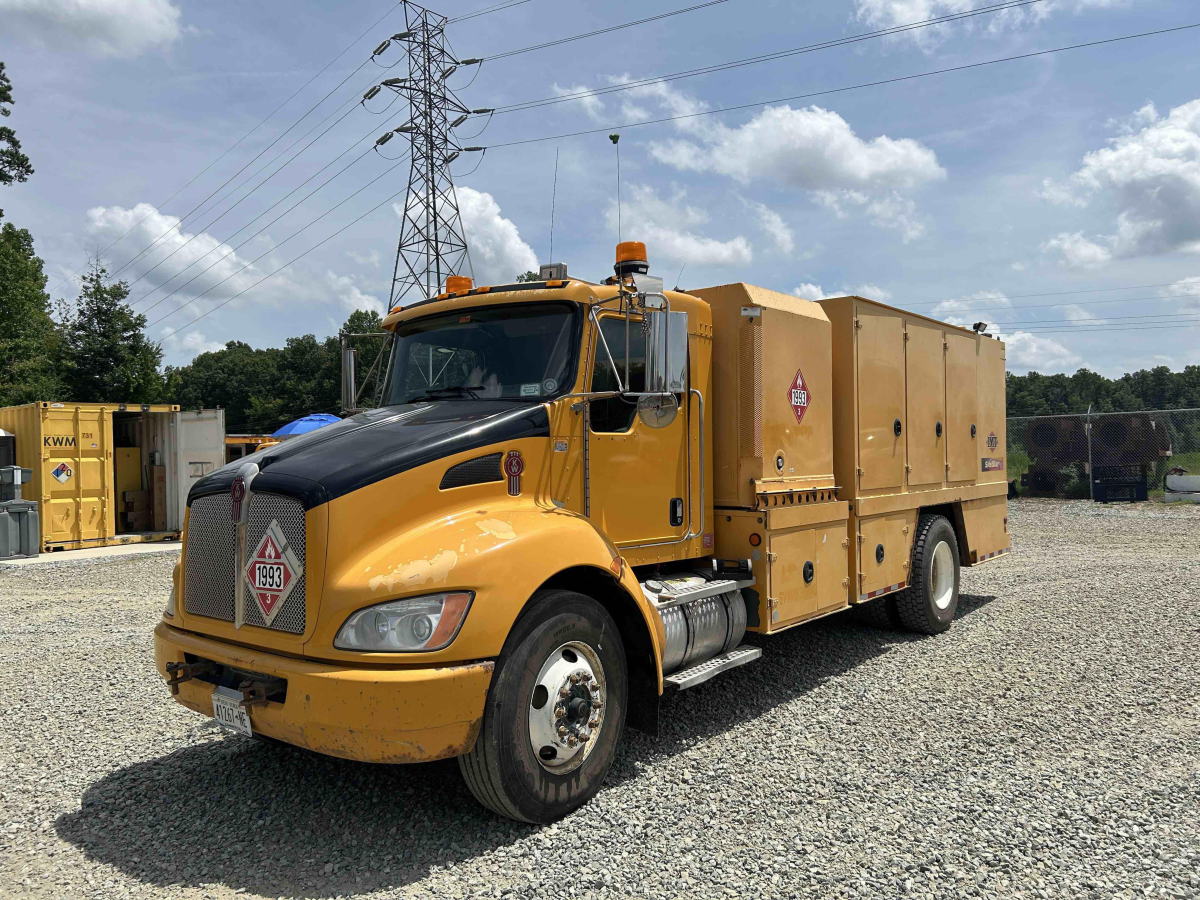 Detail Photo - 2010 Kenworth T300 | image 0