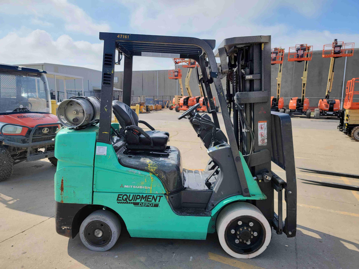 Subcategory - 0-19,999 Lb Cushion Tire Forklift Trucks | image 1