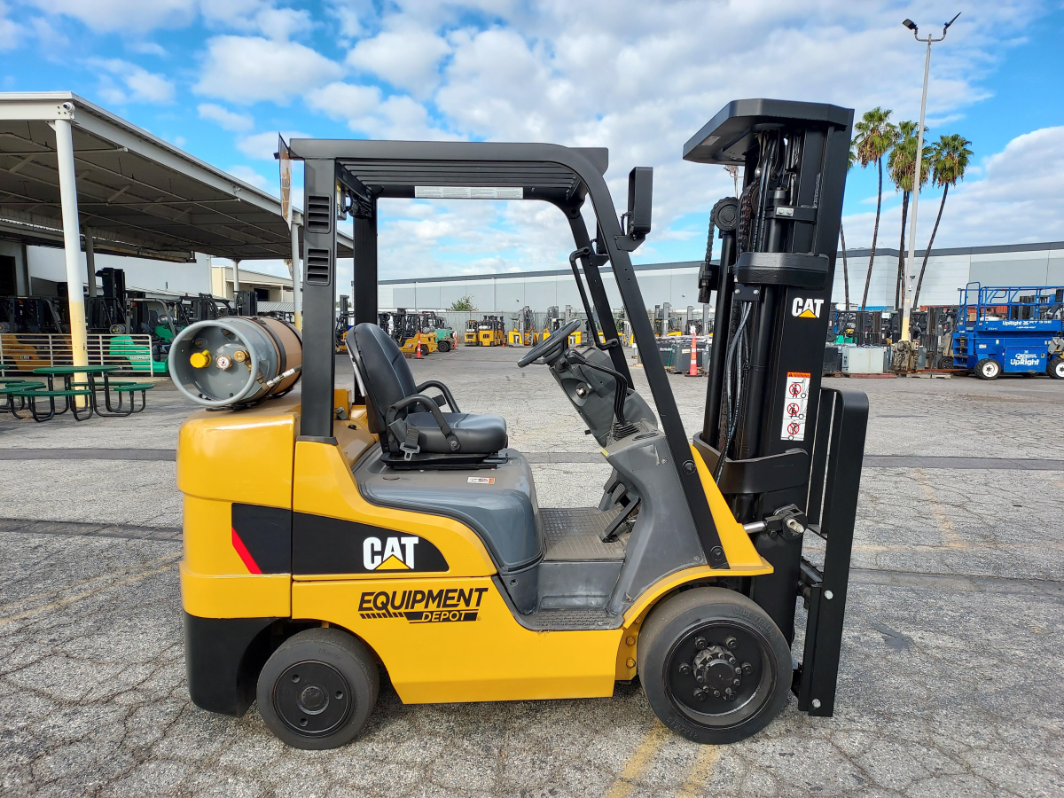 Subcategory - 0-19,999 Lb Cushion Tire Forklift Trucks | image 3