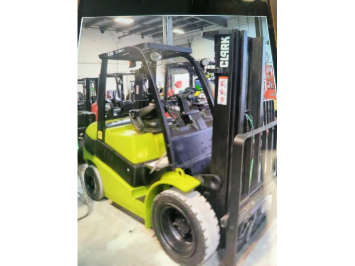 Subcategory - 0-19,999 Lb Pneumatic Tire Forklift Trucks | image 0