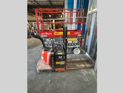 Gallery Thumbnail - Subcategory - Pallet Trucks | image 1