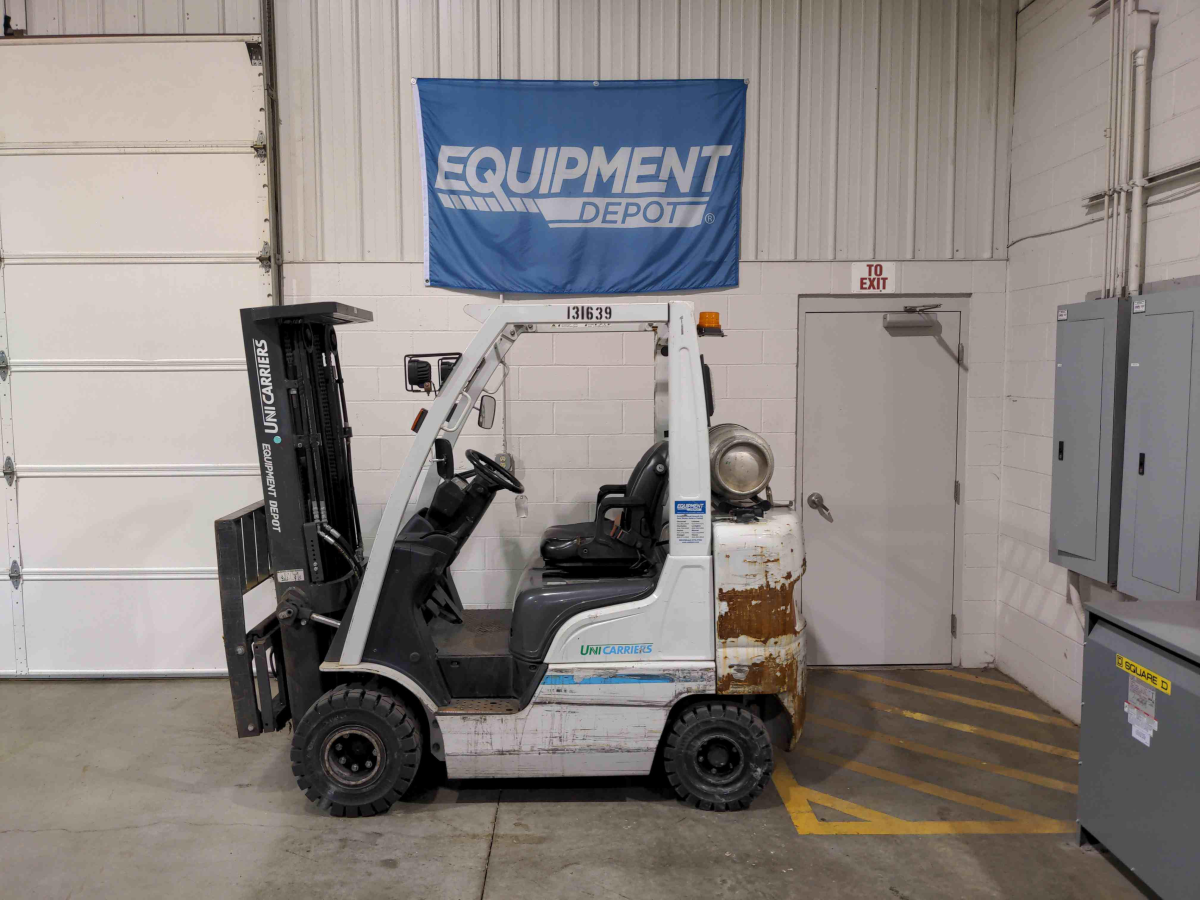 Subcategory - 0-19,999 Lb Pneumatic Tire Forklift Trucks | image 0