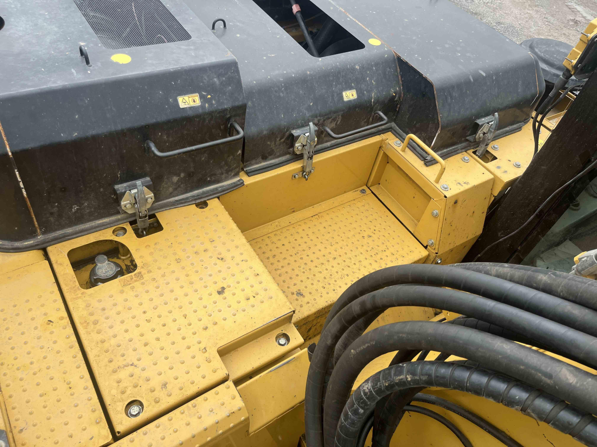 Detail Photo - 2017 Caterpillar 335F LCR | image 19