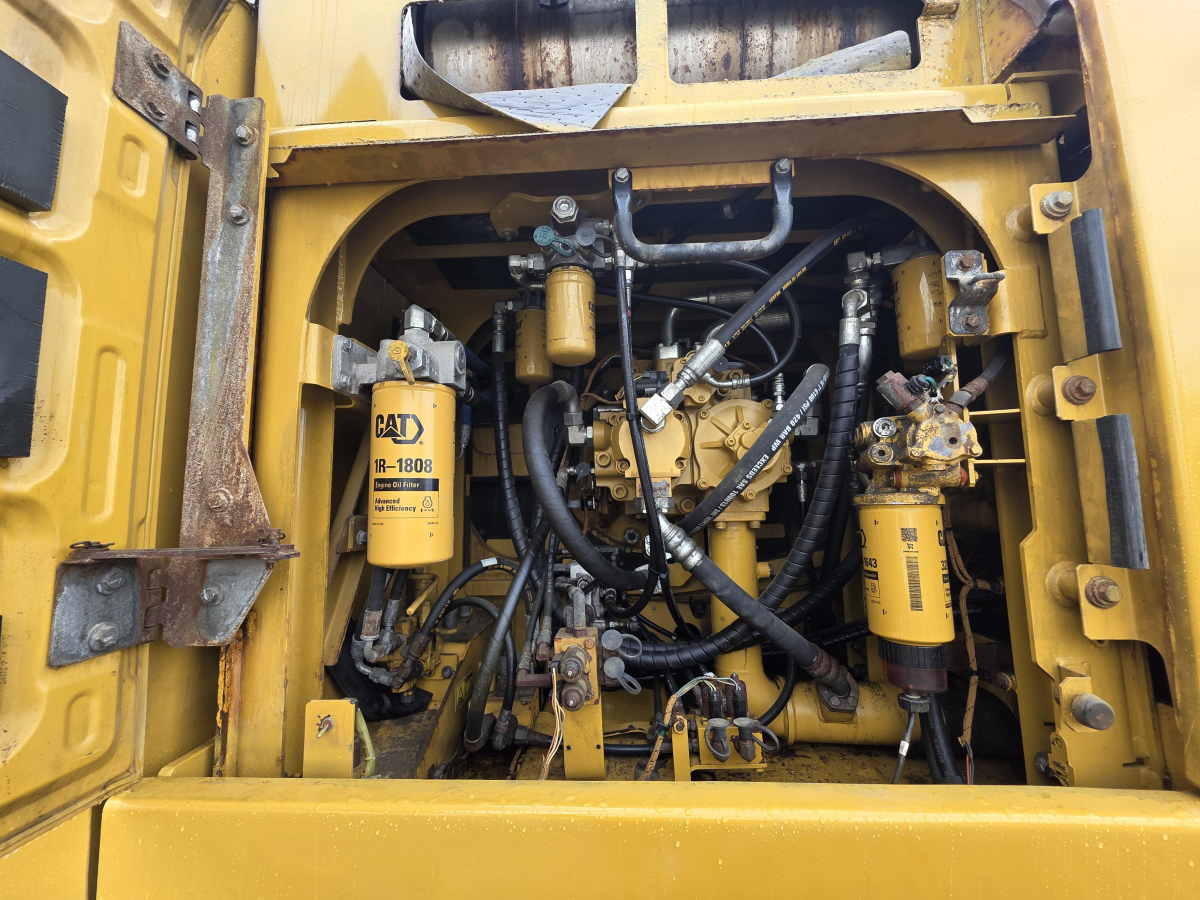 Subcategory - 100,000+ Lb Excavators | image 14