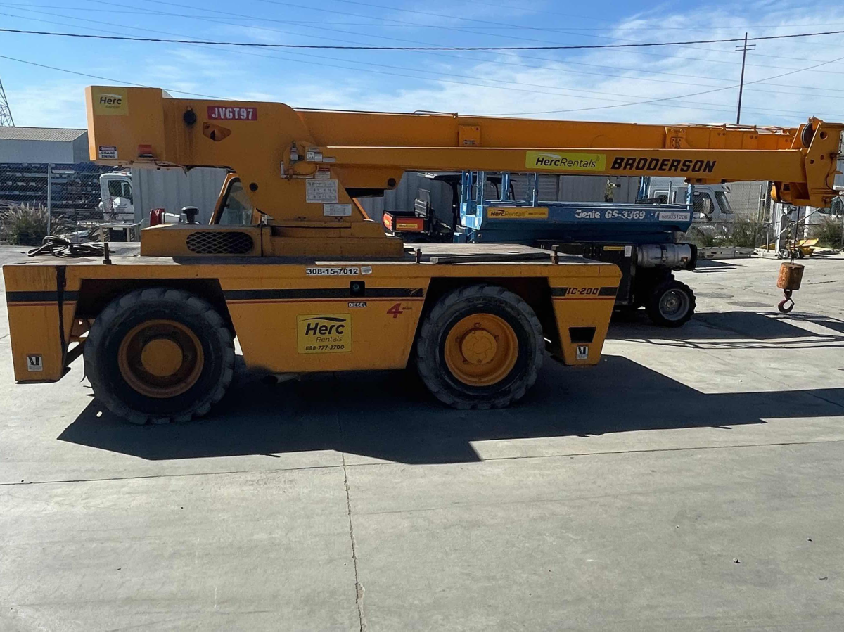 Subcategory - Carry Deck Cranes | image 0