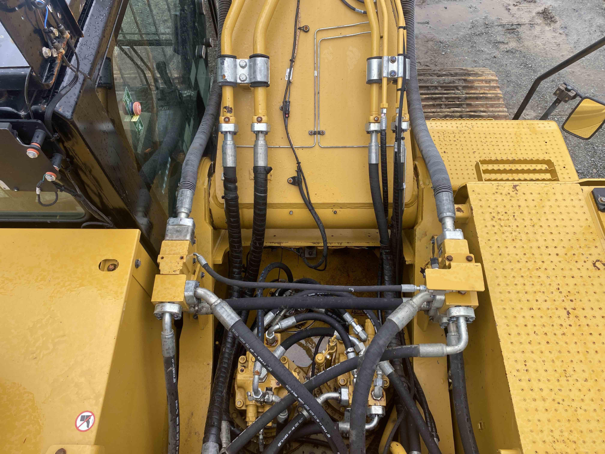 Subcategory - 100,000+ Lb Excavators | image 16