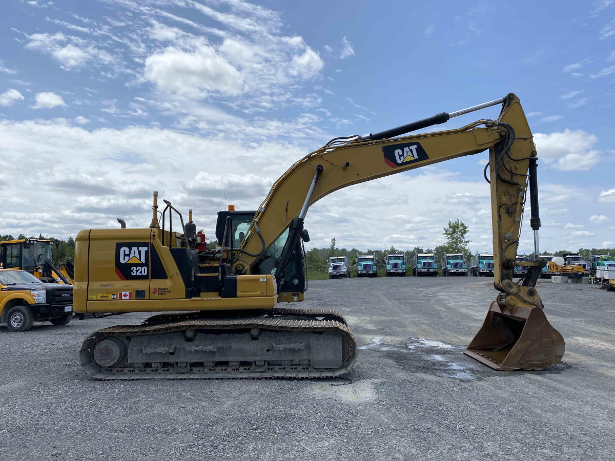 Subcategory - 45,000-74,999 Lb Excavators | image 2
