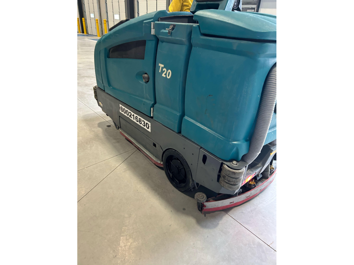 Subcategory - Ride-On Sweepers And Brooms | image 0