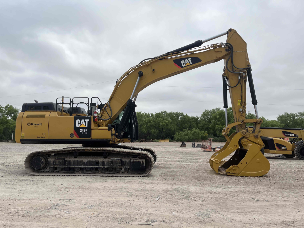 Subcategory - 100,000+ Lb Excavators | image 3