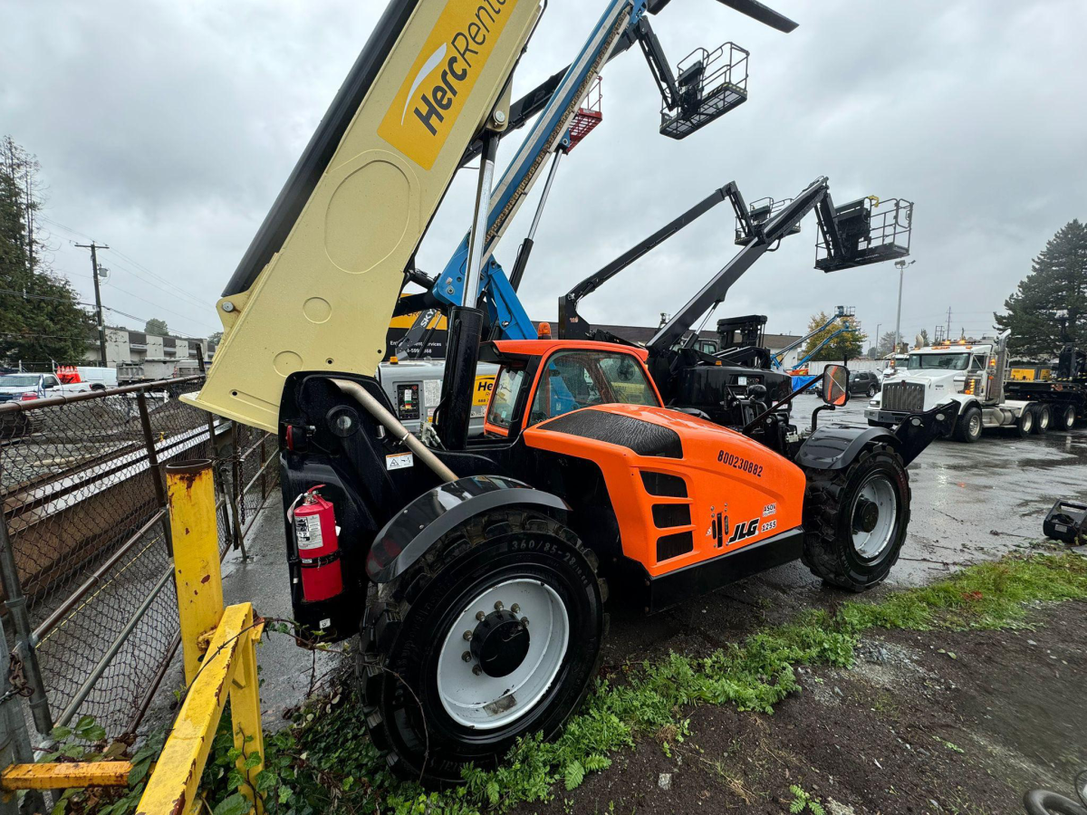 Subcategory - 11,000+ Lb Telehandlers | image 7