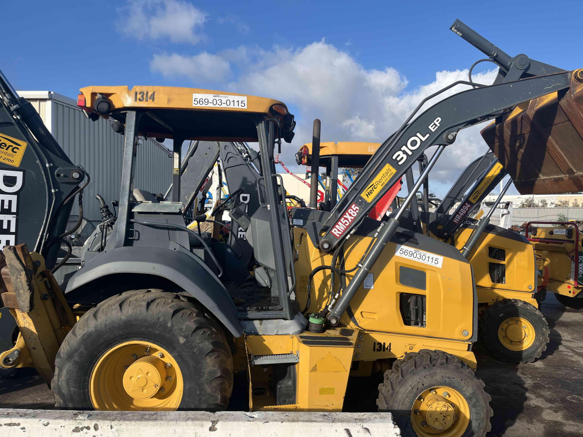 Subcategory - 0-69 HP Backhoe Loaders | image 3