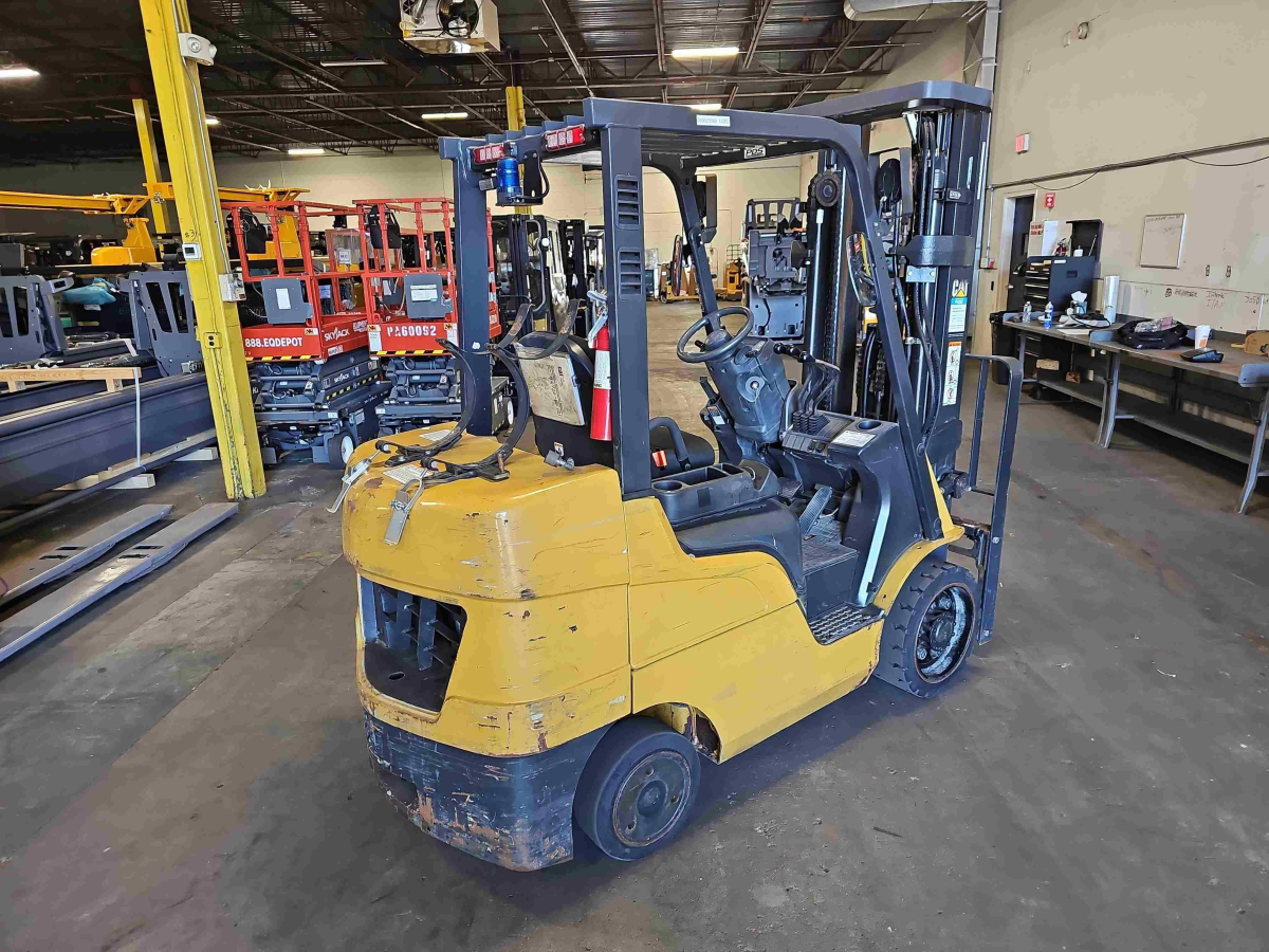 Subcategory - 0-19,999 Lb Cushion Tire Forklift Trucks | image 2