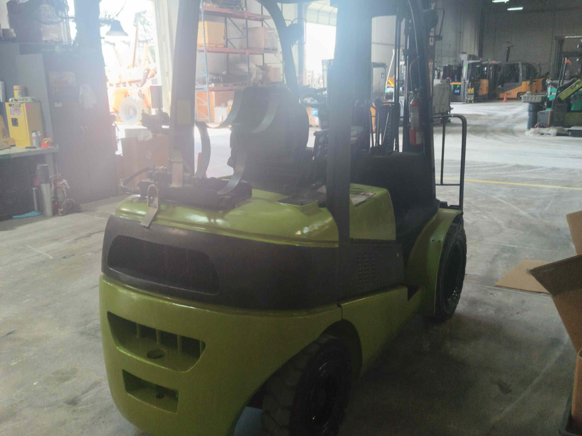Subcategory - 0-19,999 Lb Pneumatic Tire Forklift Trucks | image 2