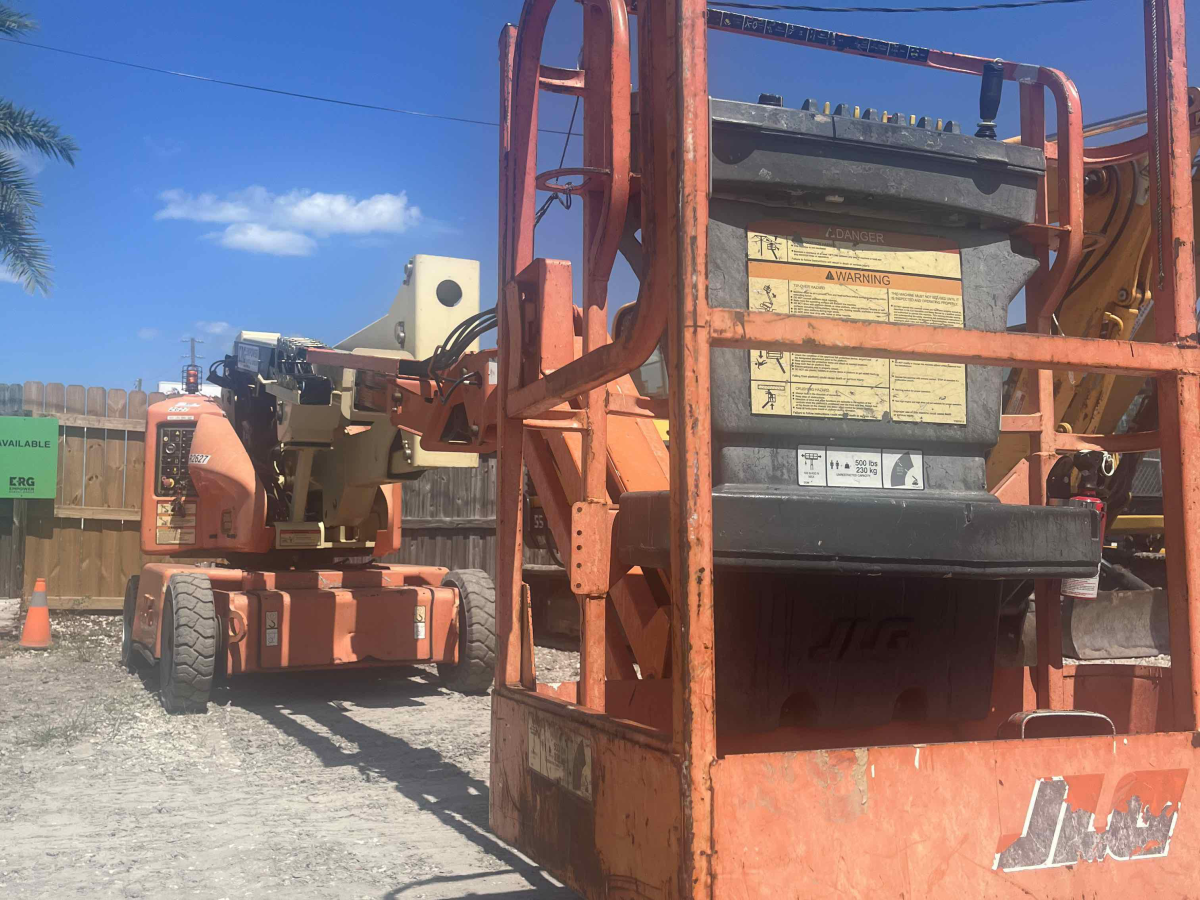 Subcategory - 40+ Ft Electric Articulating Booms | image 1