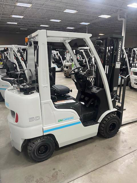 Subcategory - 0-19,999 Lb Pneumatic Tire Forklift Trucks | image 2
