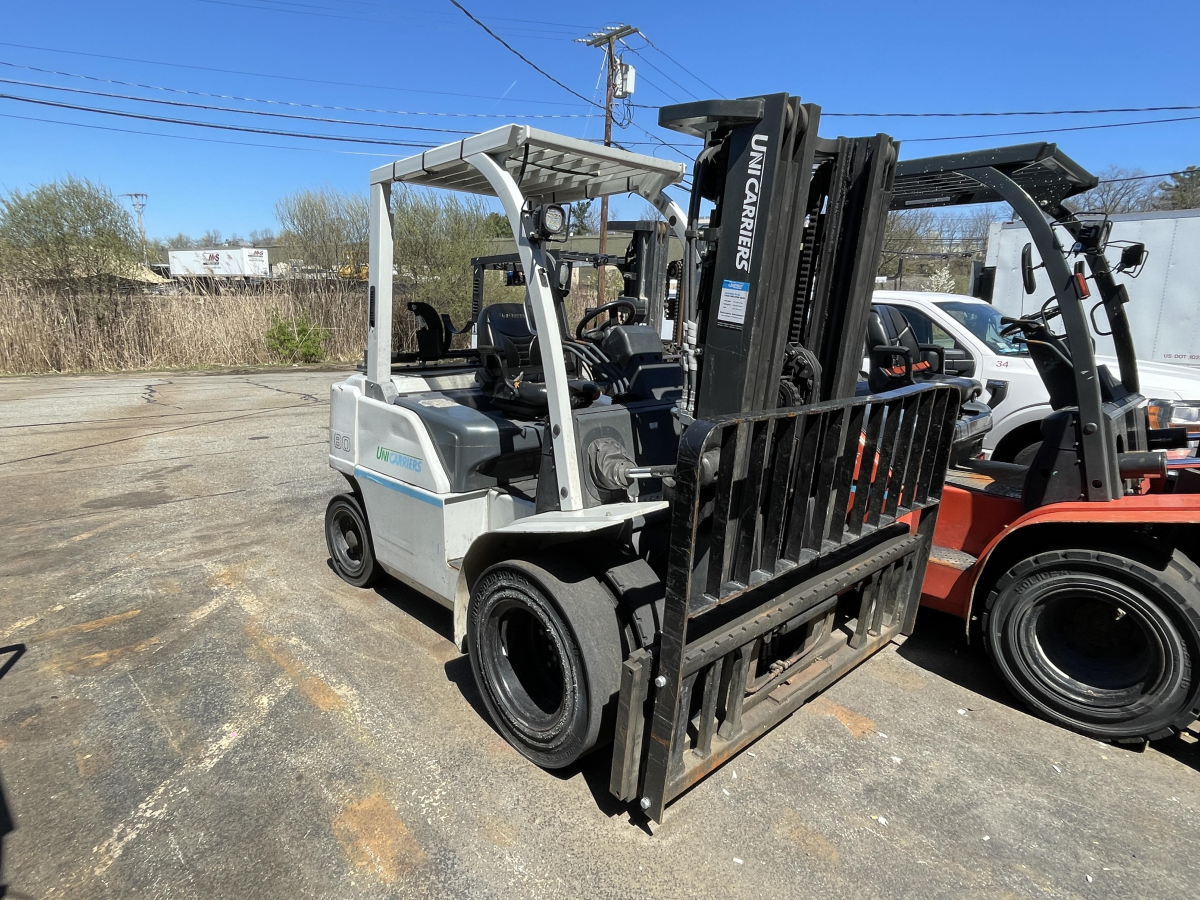 Subcategory - 0-19,999 Lb Pneumatic Tire Forklift Trucks | image 1