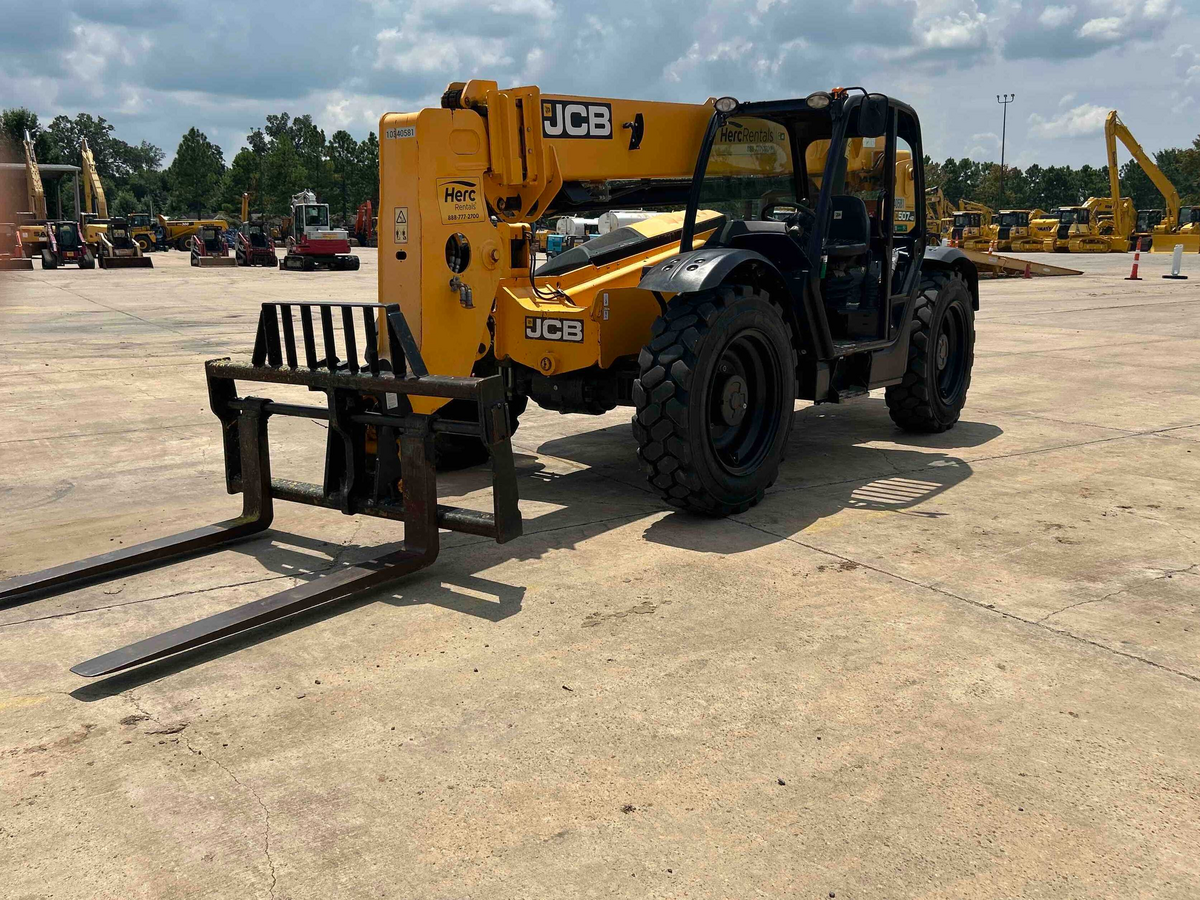 Subcategory - 7,000-9,999 Lb Telehandlers | image 0