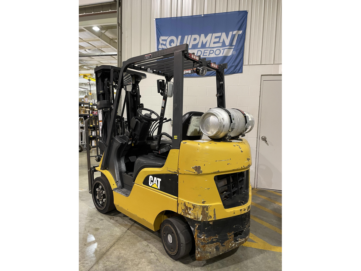 Subcategory - 0-19,999 Lb Cushion Tire Forklift Trucks | image 1