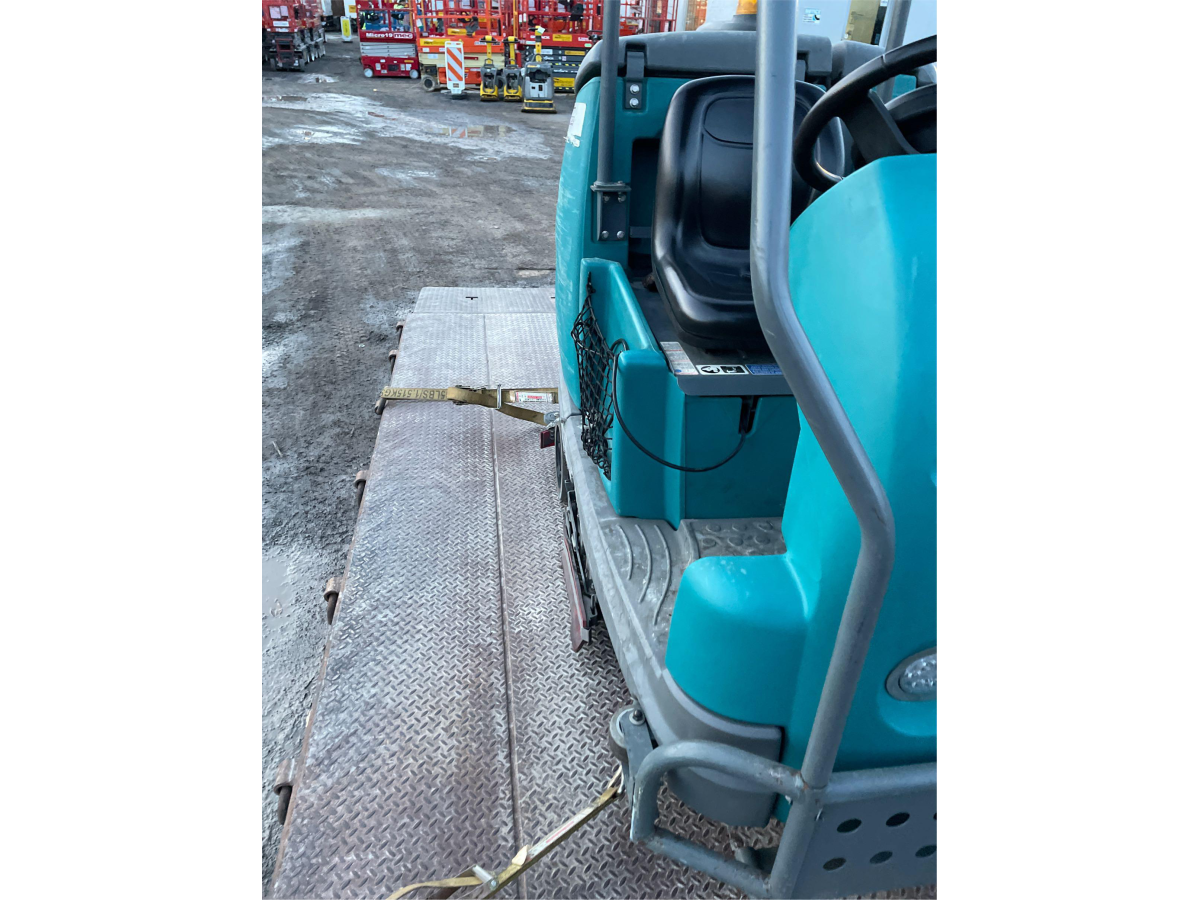 Subcategory - Ride-On Sweepers And Brooms | image 1