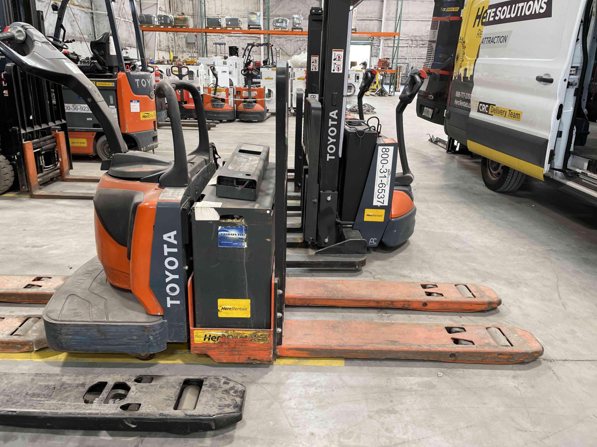Subcategory - Pallet Trucks | image 0