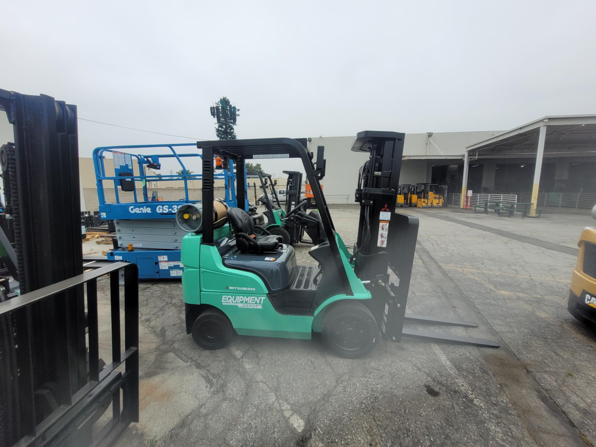 Subcategory - 0-19,999 Lb Cushion Tire Forklift Trucks | image 0